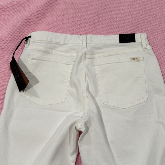 Jen 7 by 7 for all mankind short - Picture 3 of 10